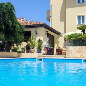 3* Hotel apartamentowy Lekavski